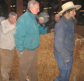 Tobacco buyers and farmers at the March 2006 auction at Farmers Tobacco Warehouse in Hughesville, Md. / Newsline photo by Jennifer Fu